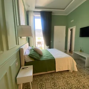 domus-capodimonte.hotels-amalfi.com/